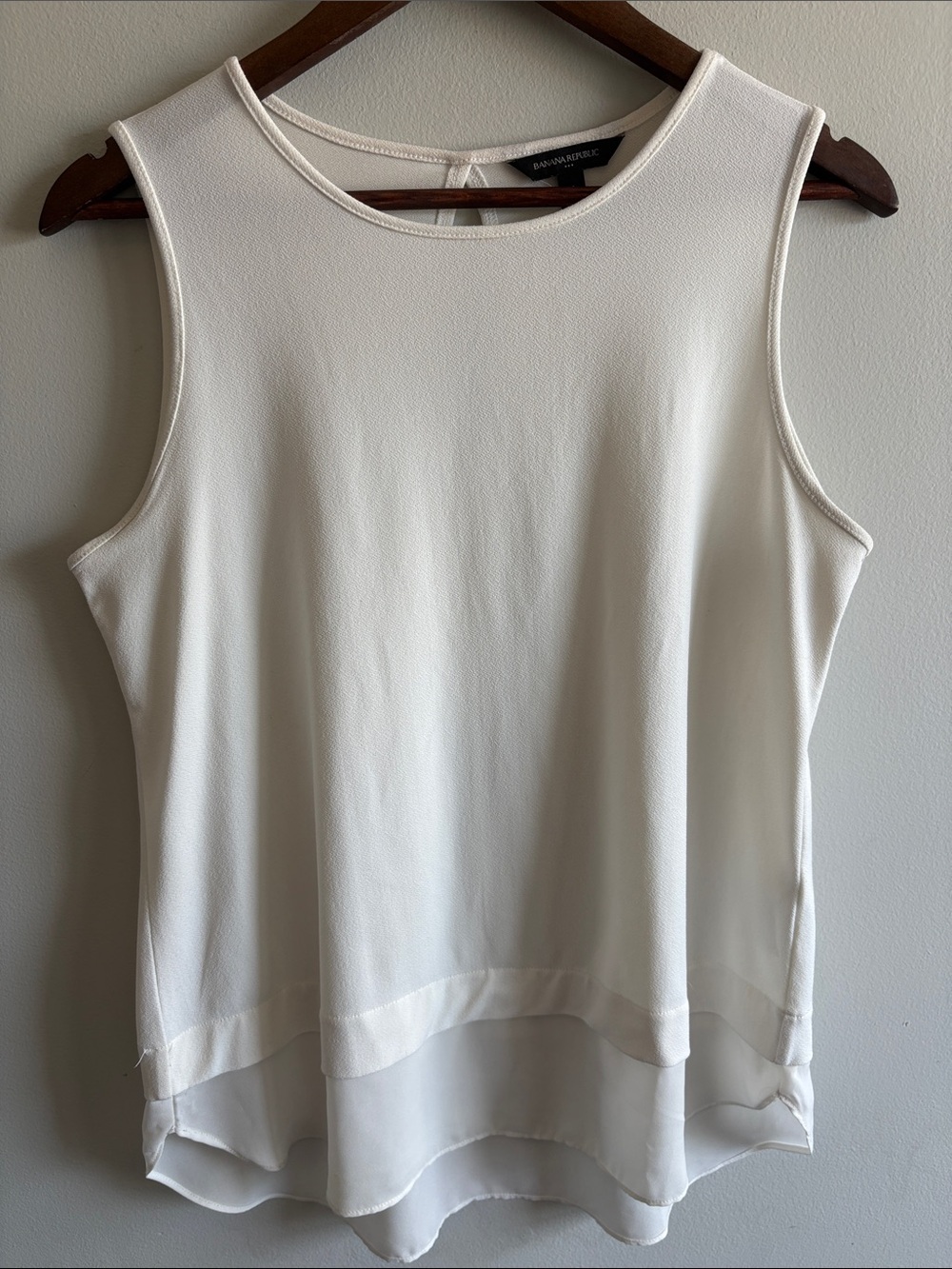 Banana Republic Sleeveless Layered Hem Blouse Ivory Medium